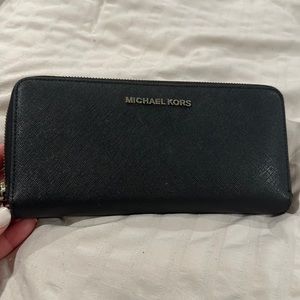 Michael Kors Leather Continental Wallet